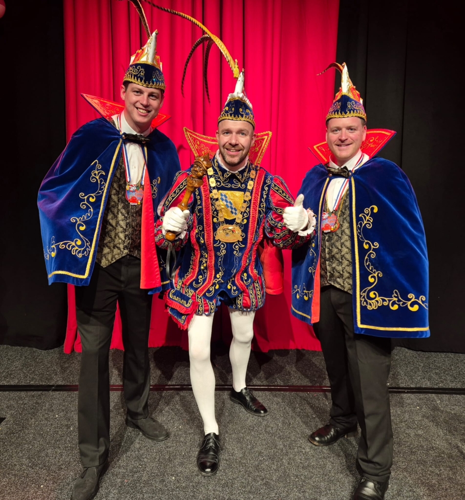 Prins Ferry I en jeugdprinses Tess I gepresenteerd.